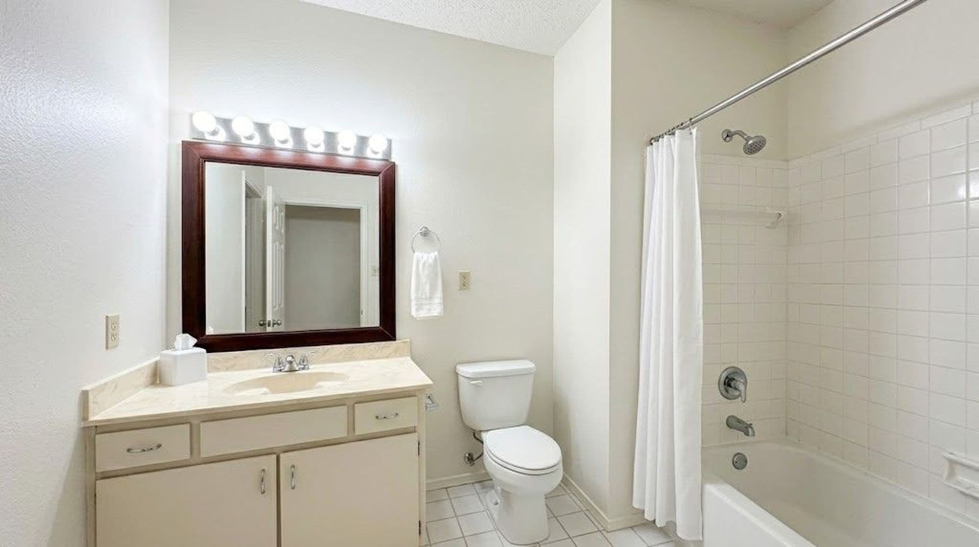 Austin Condo: 106 E. 30th St
