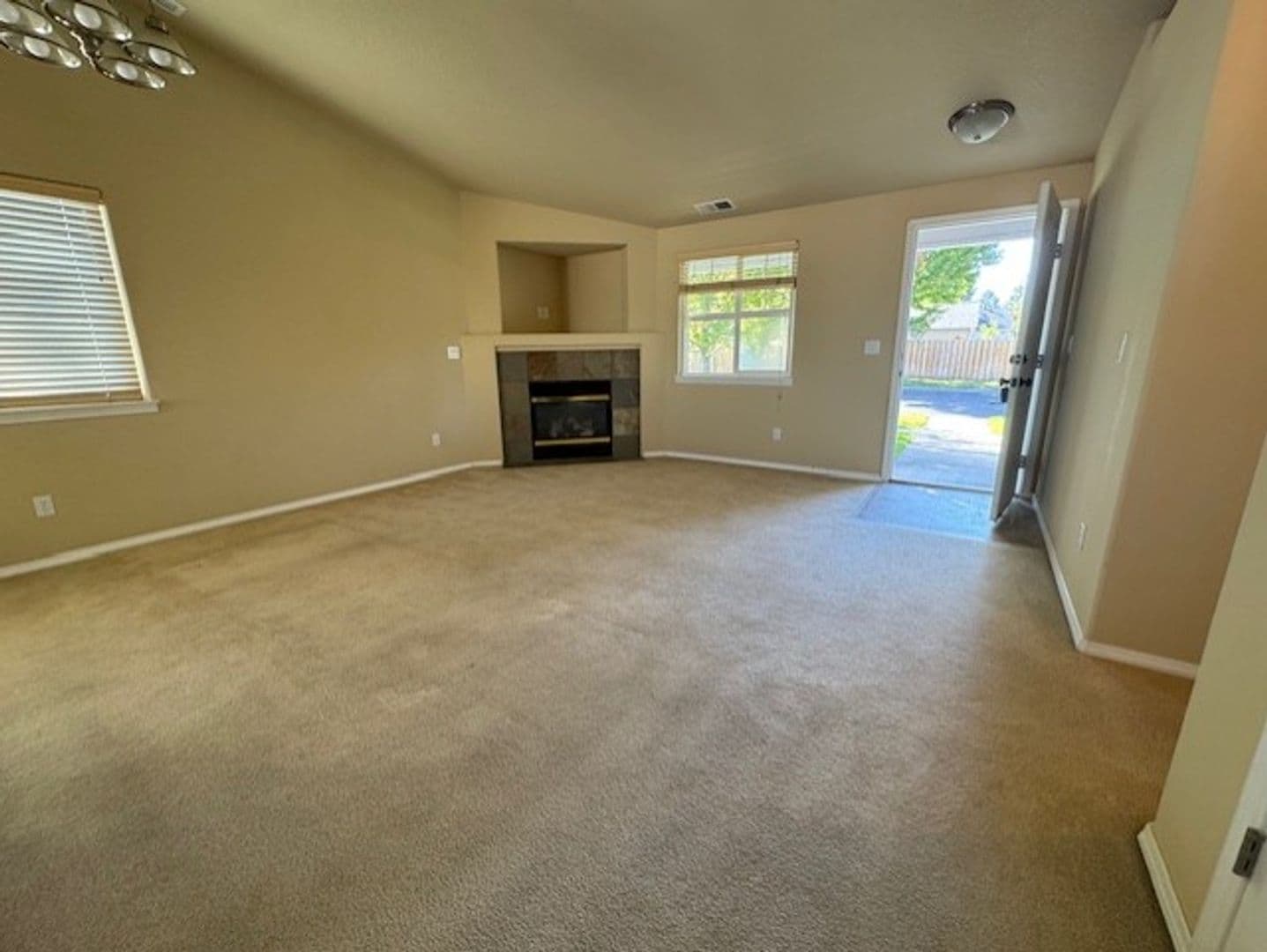 Bend House: 61134 Brookhollow Drive