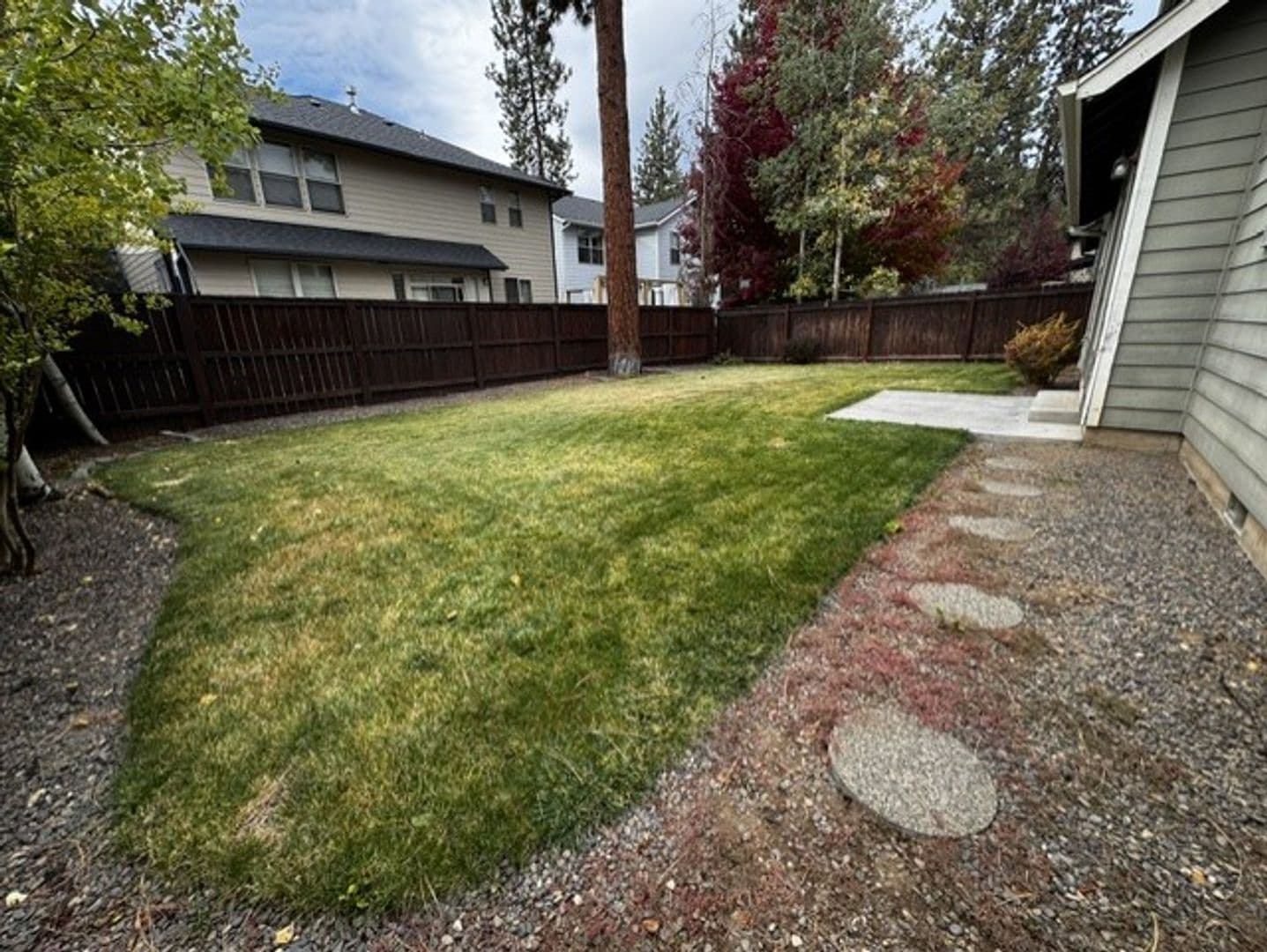 Bend House: 19791 SW Hollygrape