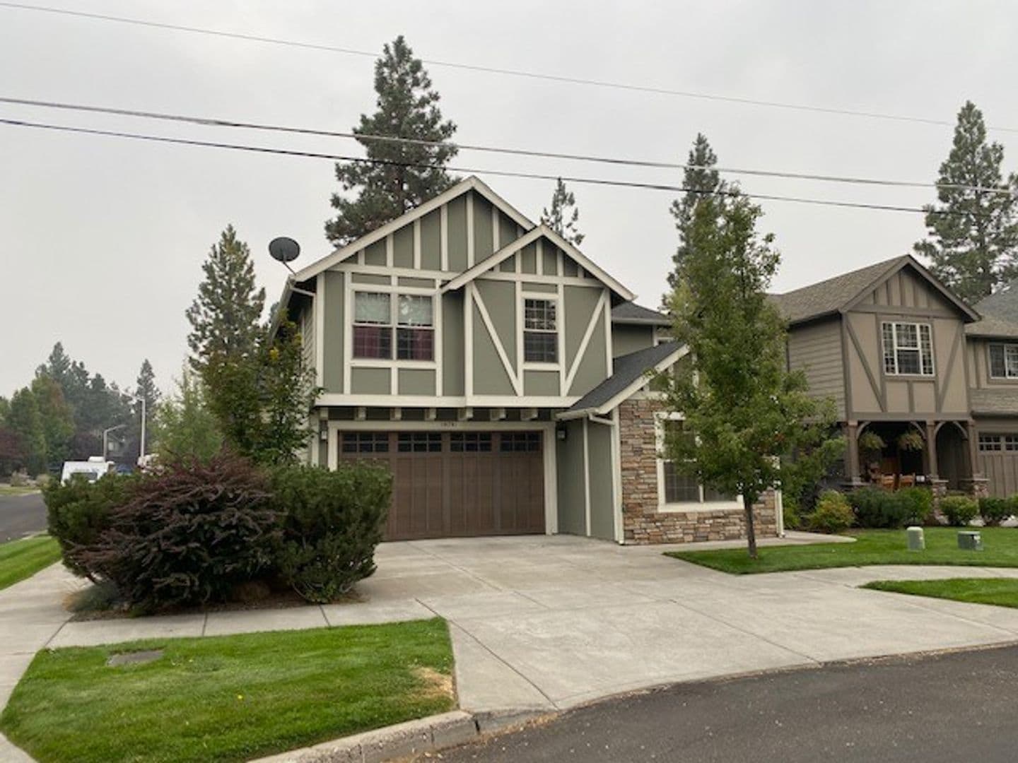 Bend House: 19791 SW Hollygrape
