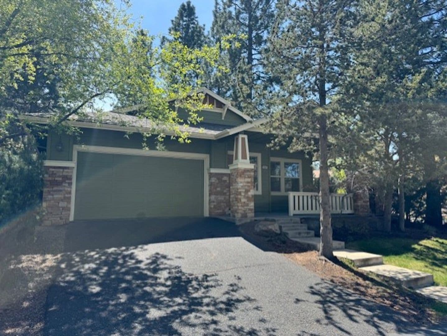 Bend House: 19581 Tokatee Lake Court