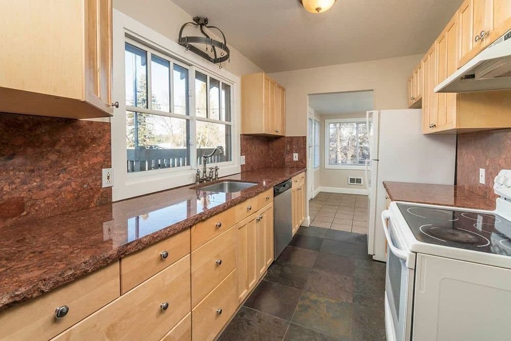 Bend Apartment: 358 NW Georgia Ave