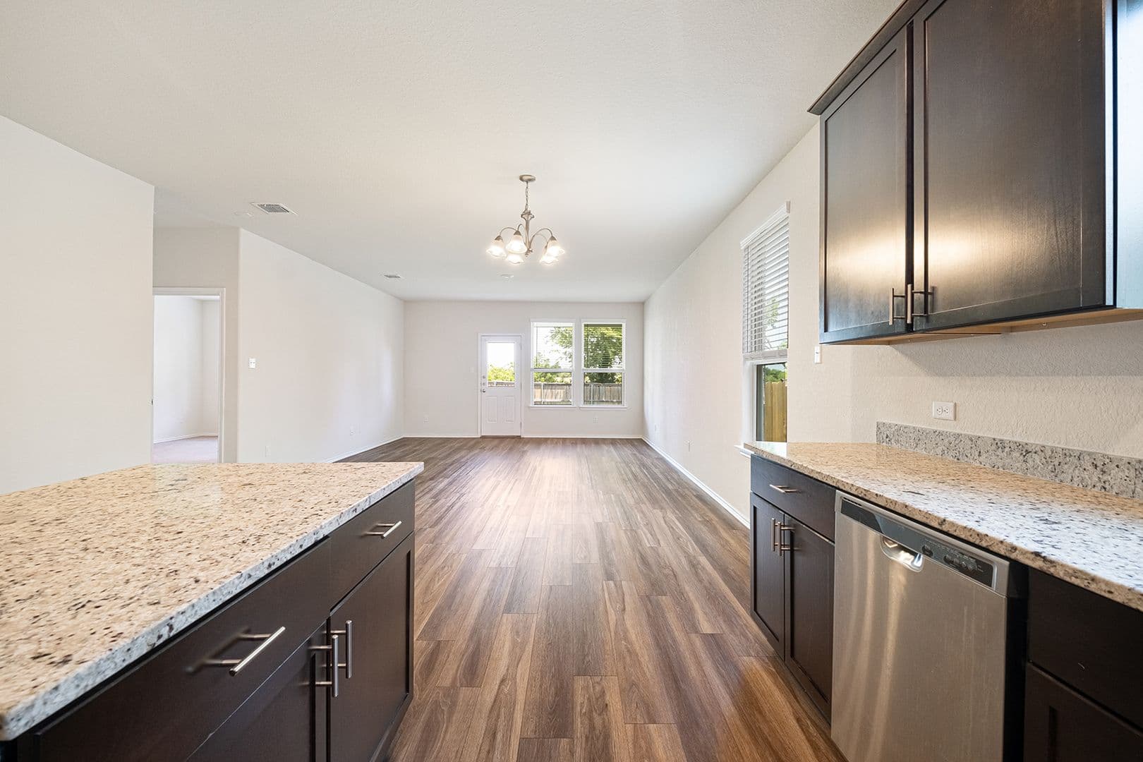 Taylor House: 157 Janice Rd