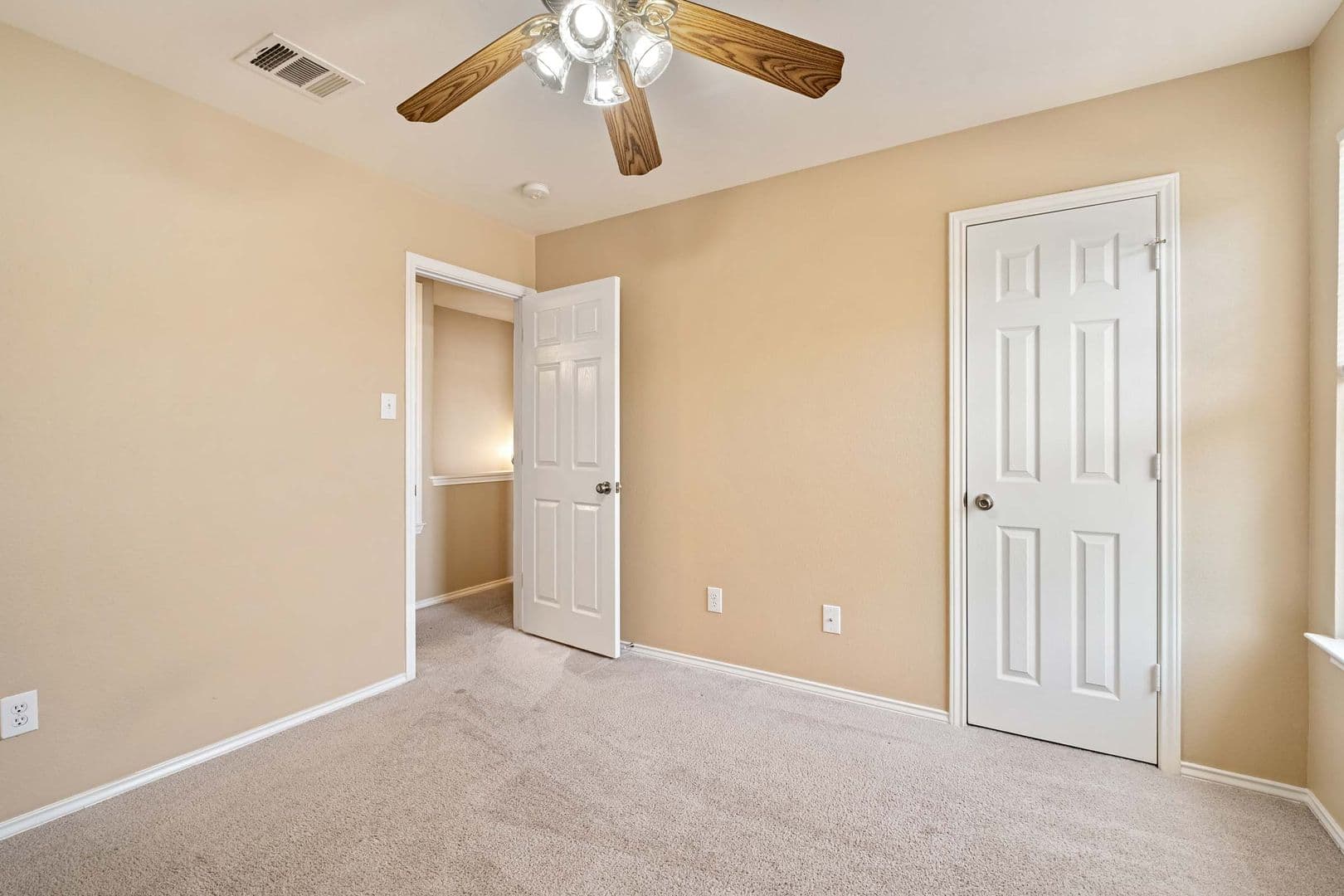 Pflugerville House: 13727 Merseyside Dr