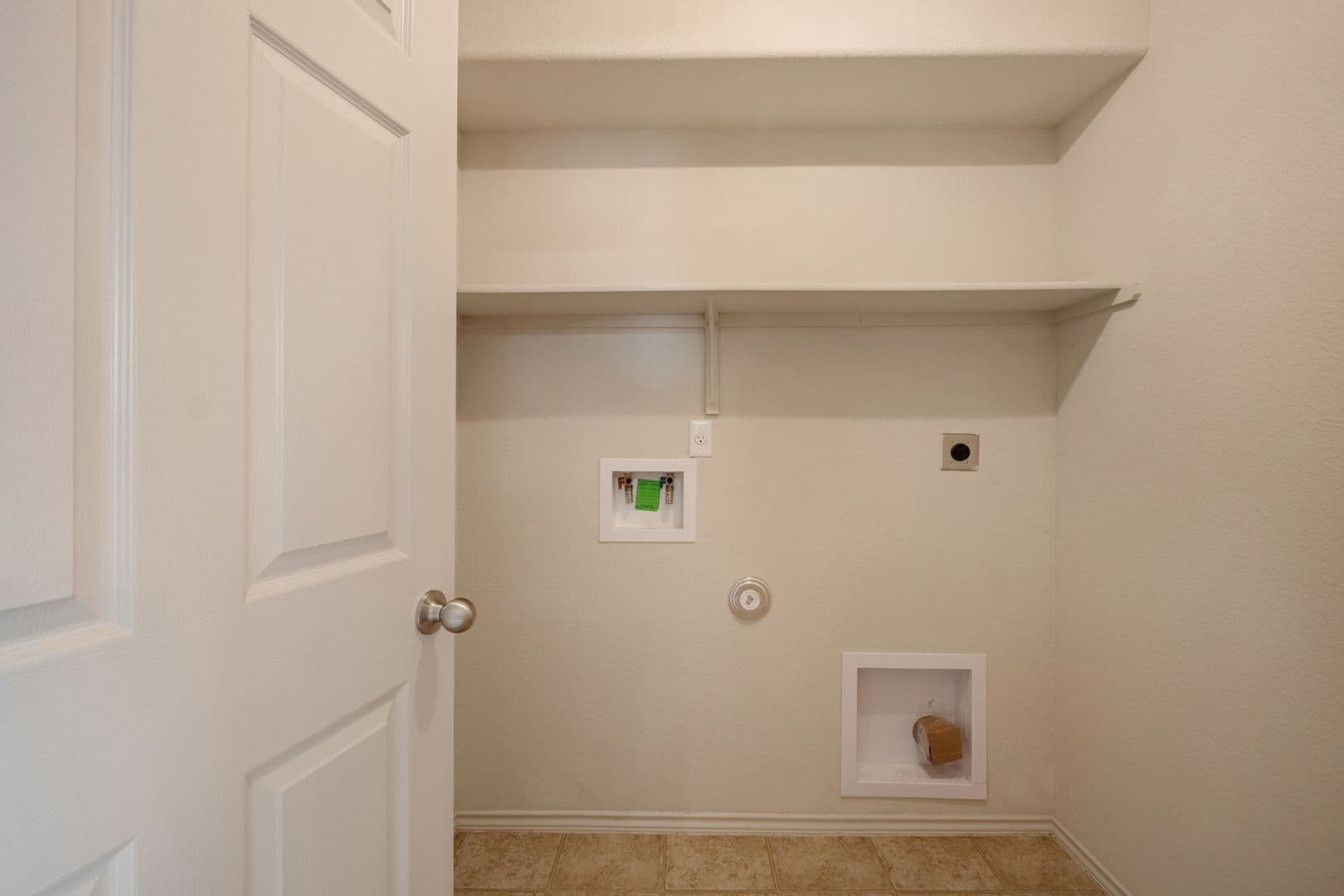 Jarrell House: 100 Azurite Dr