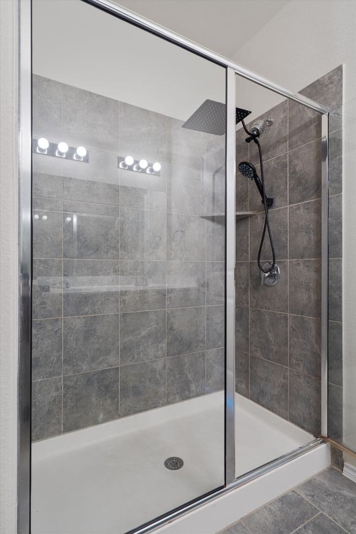 Liberty Hill House: 153 Carlina Loop