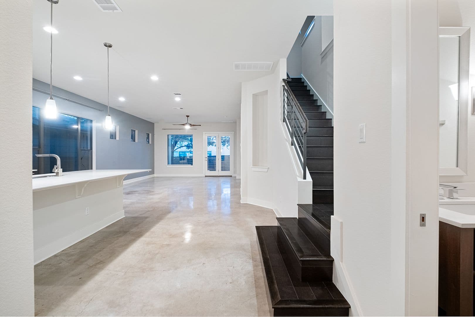 Austin House: 904 Freewater Ln