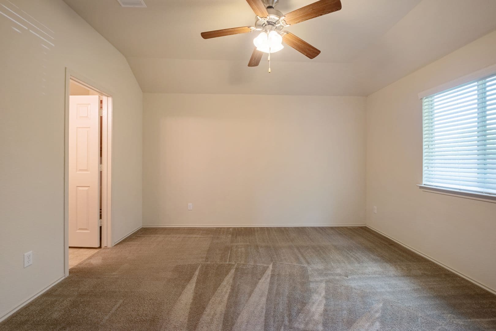 Jarrell House: 100 Azurite Dr