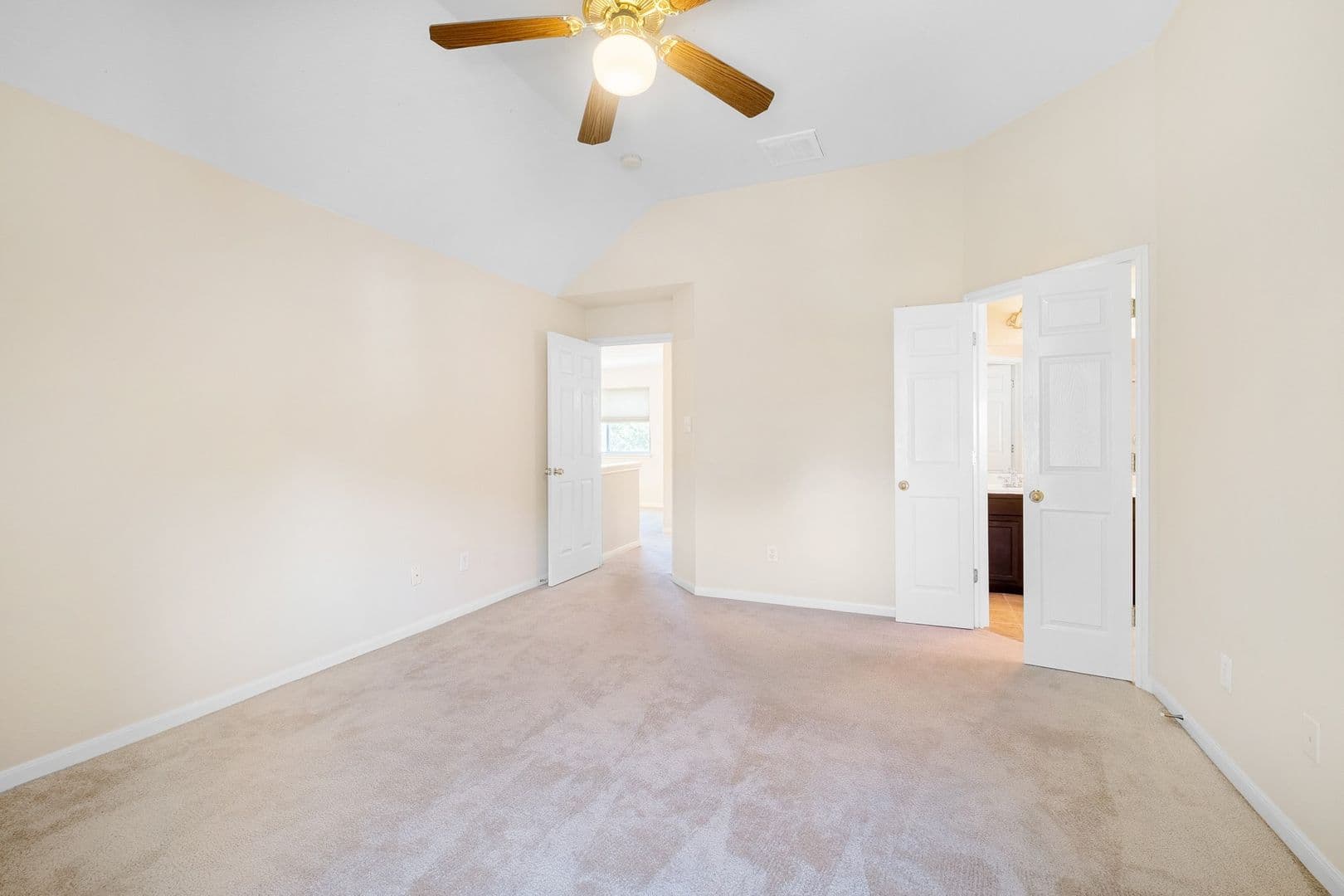 Round Rock House: 1726 Rosenborough Ln S