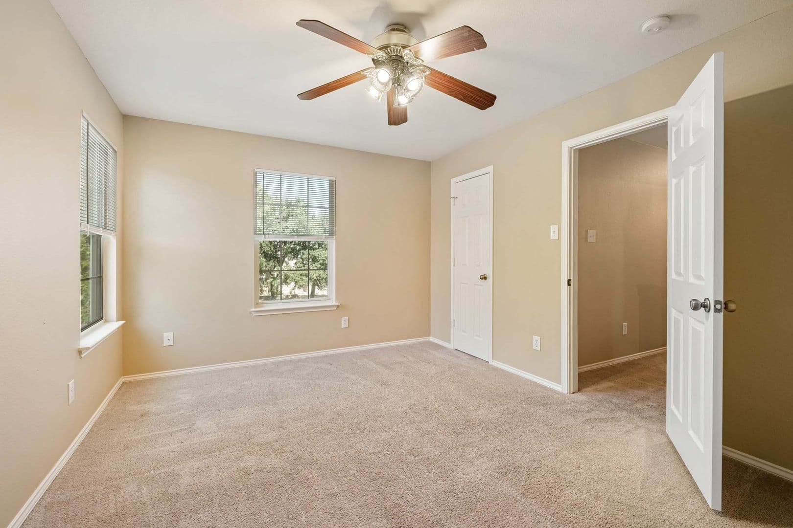 Pflugerville House: 13727 Merseyside Dr