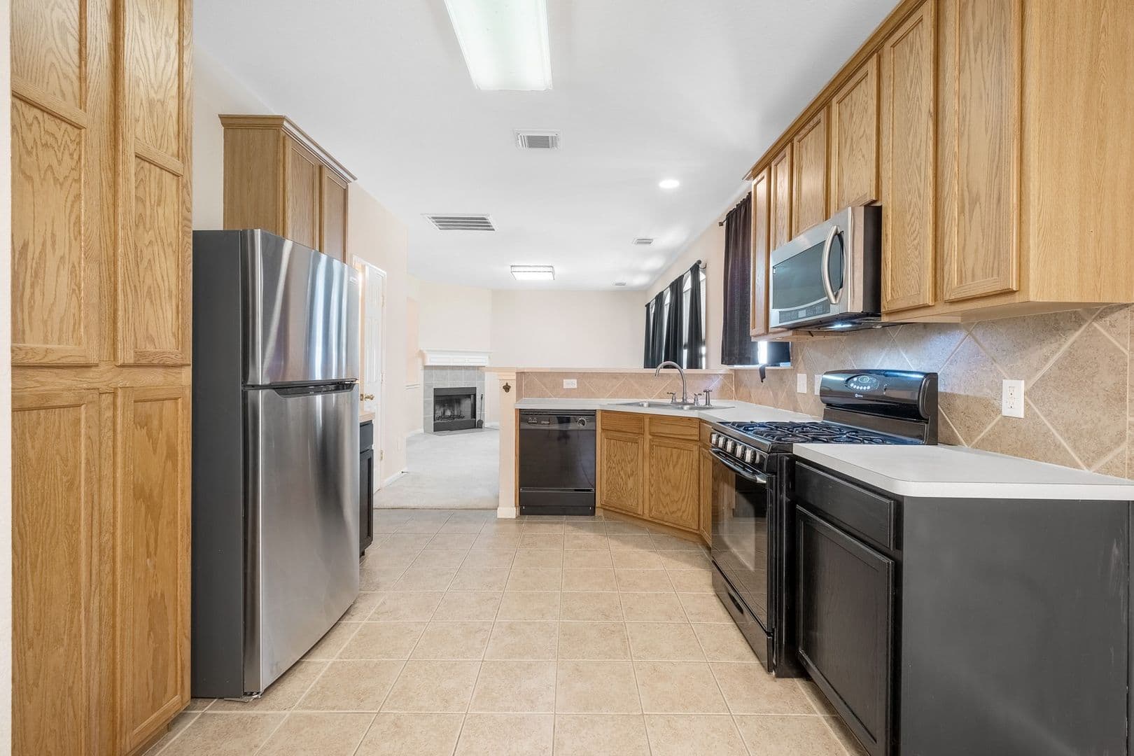 Round Rock House: 1726 Rosenborough Ln S