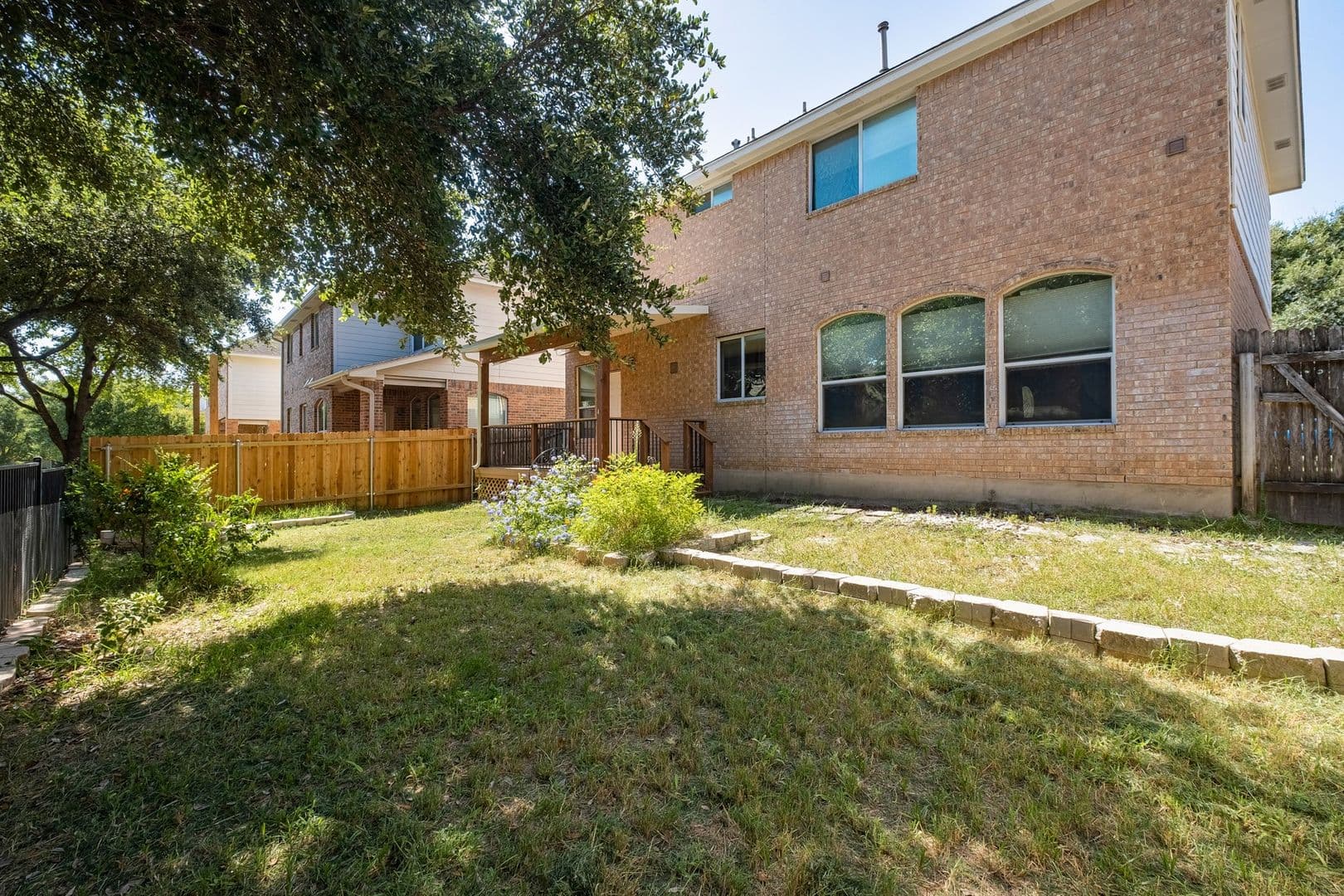 Round Rock House: 1726 Rosenborough Ln S