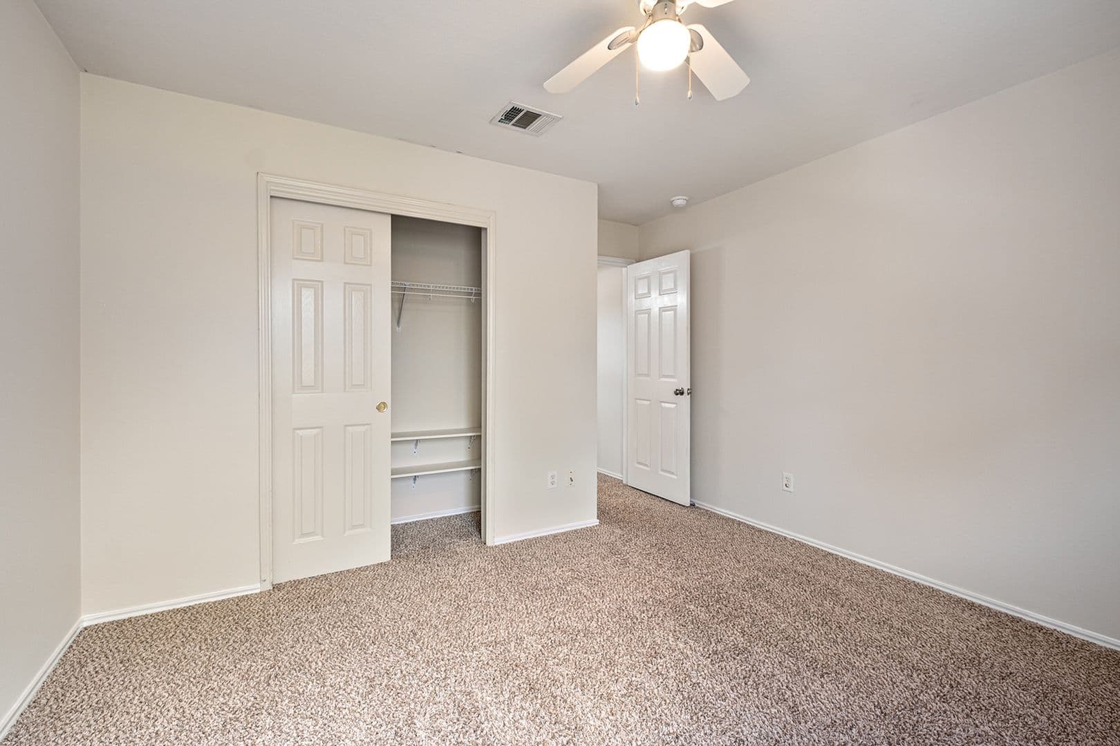Round Rock House: 3704 Castle Rock Dr