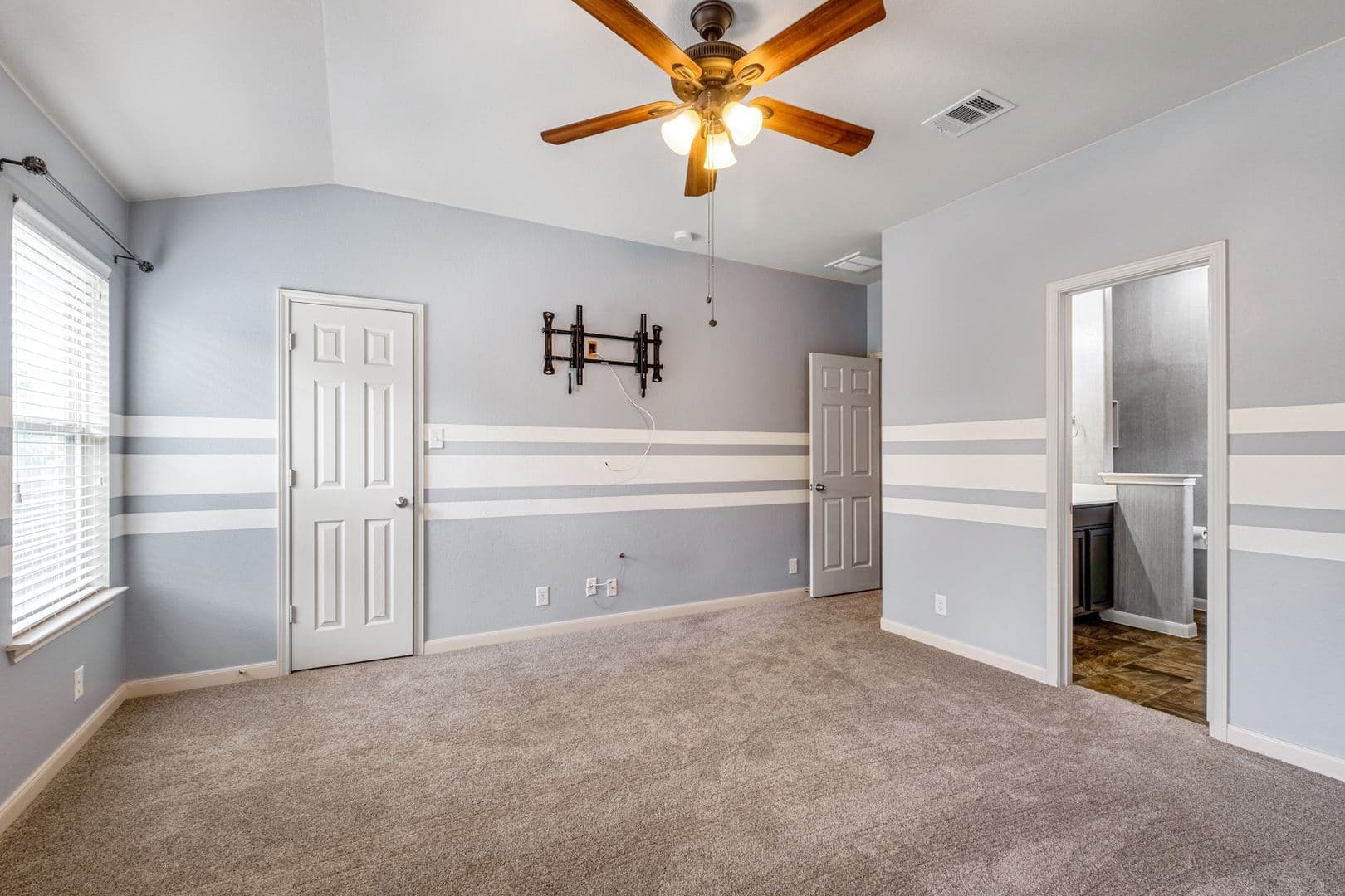 Georgetown House: 406 Old Peak Rd