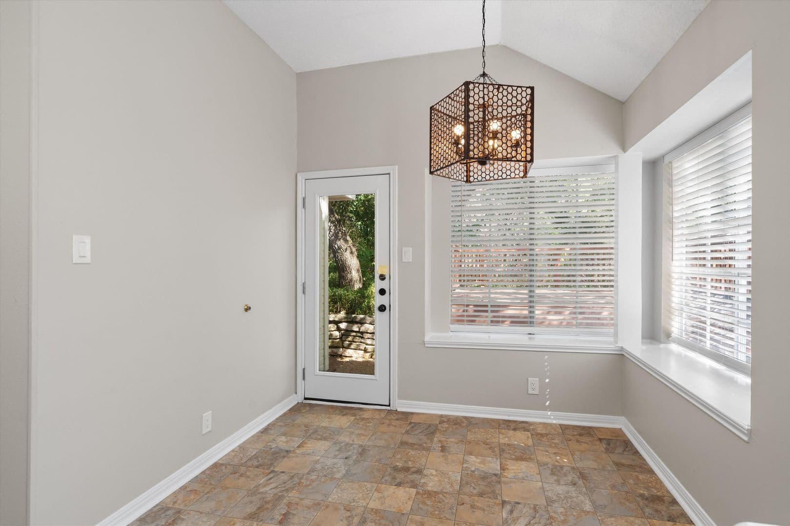 Austin House: 3503 Latimer Dr