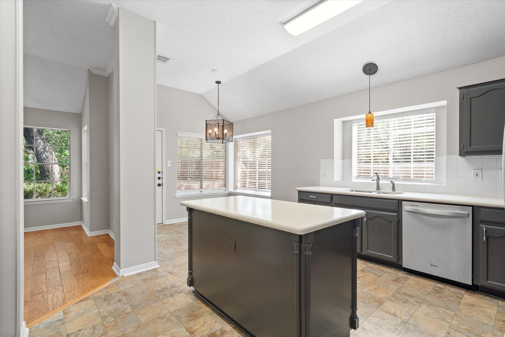 Austin House: 3503 Latimer Dr