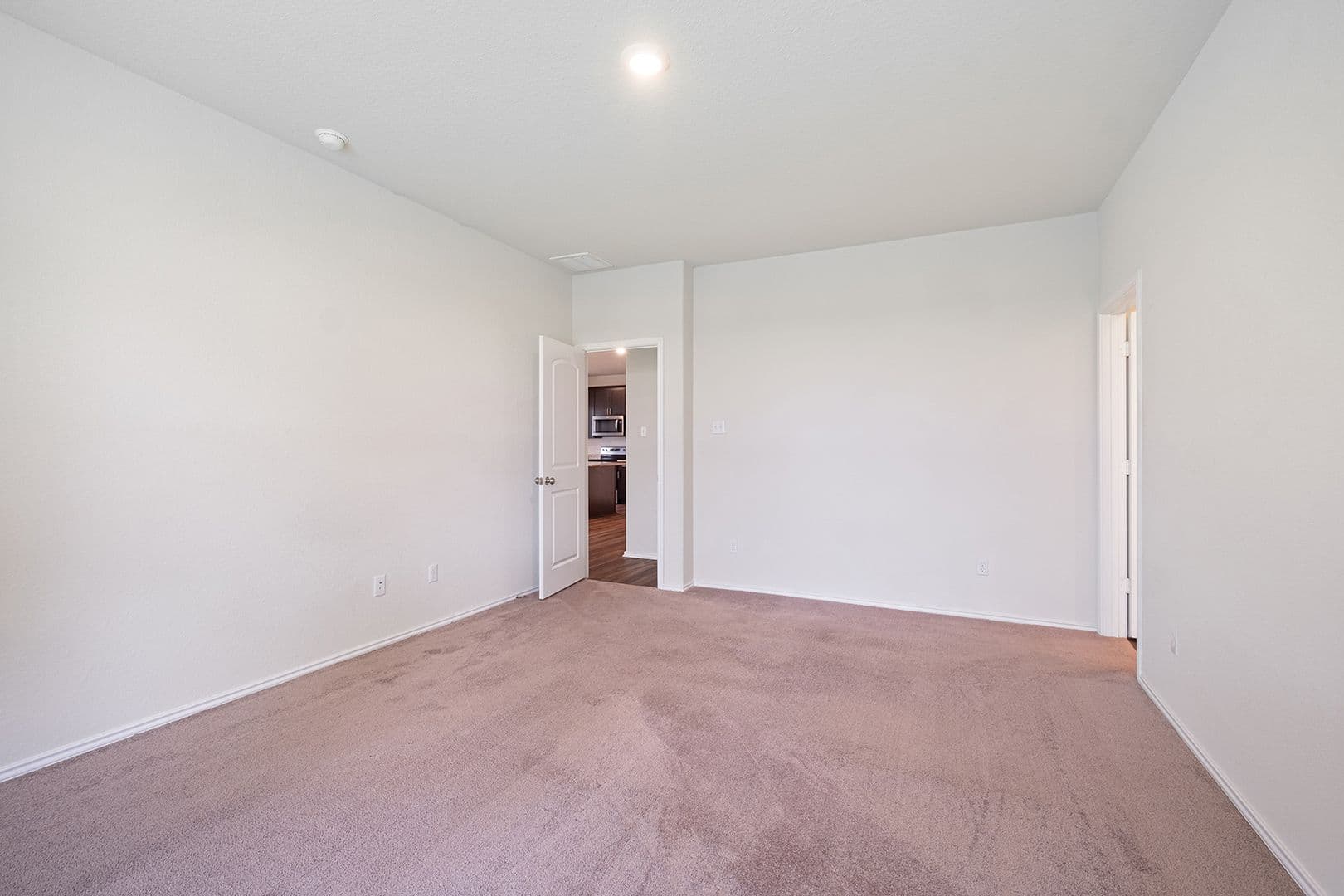Taylor House: 157 Janice Rd