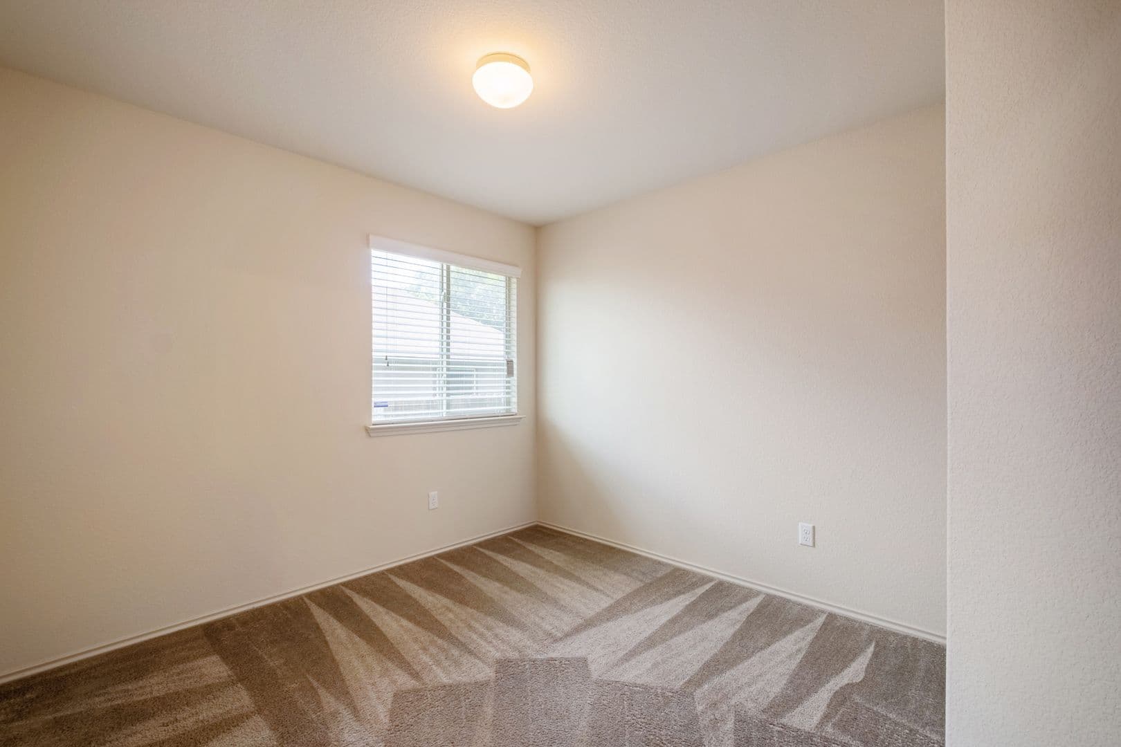 Jarrell House: 100 Azurite Dr