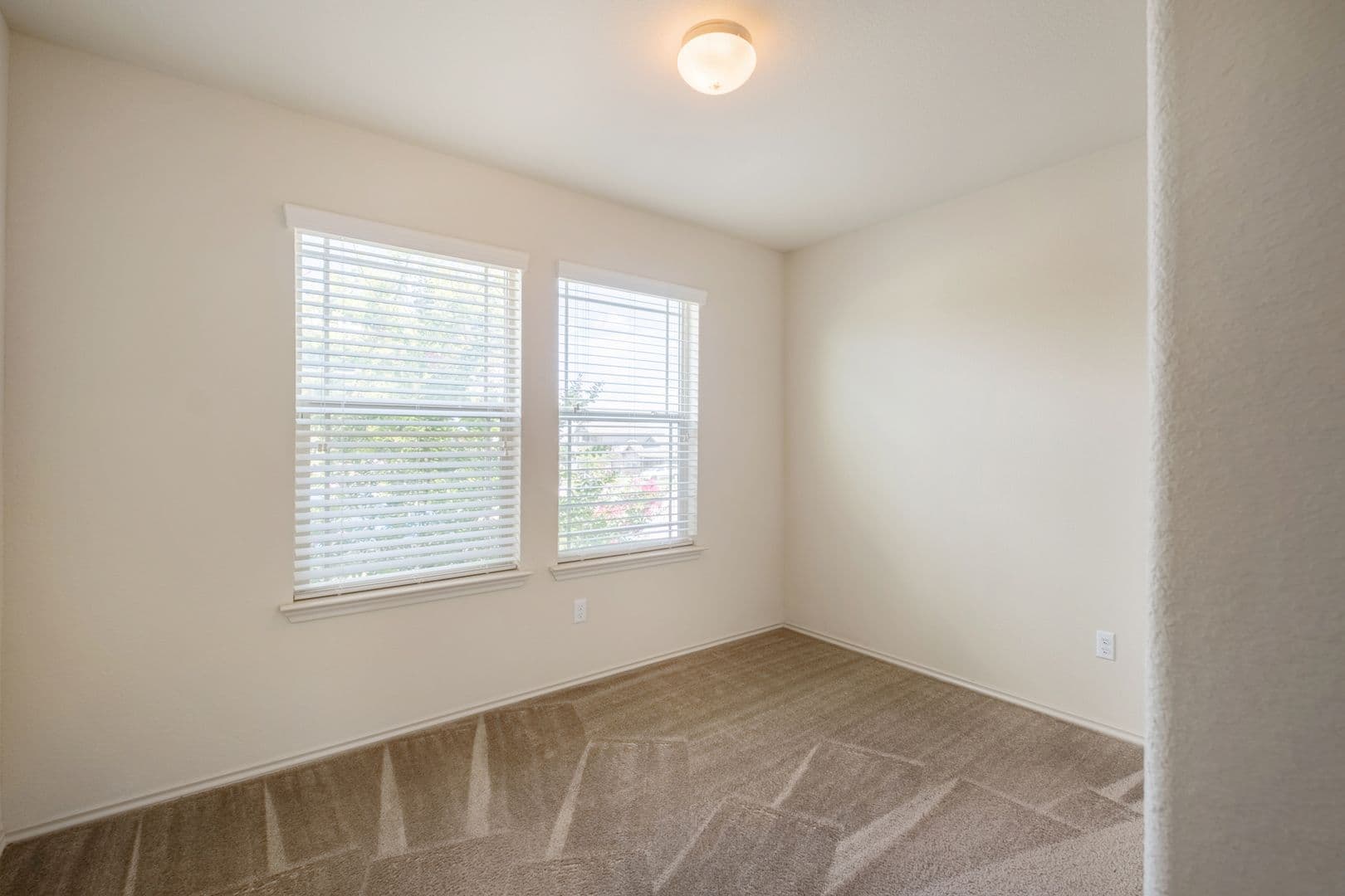 Jarrell House: 100 Azurite Dr
