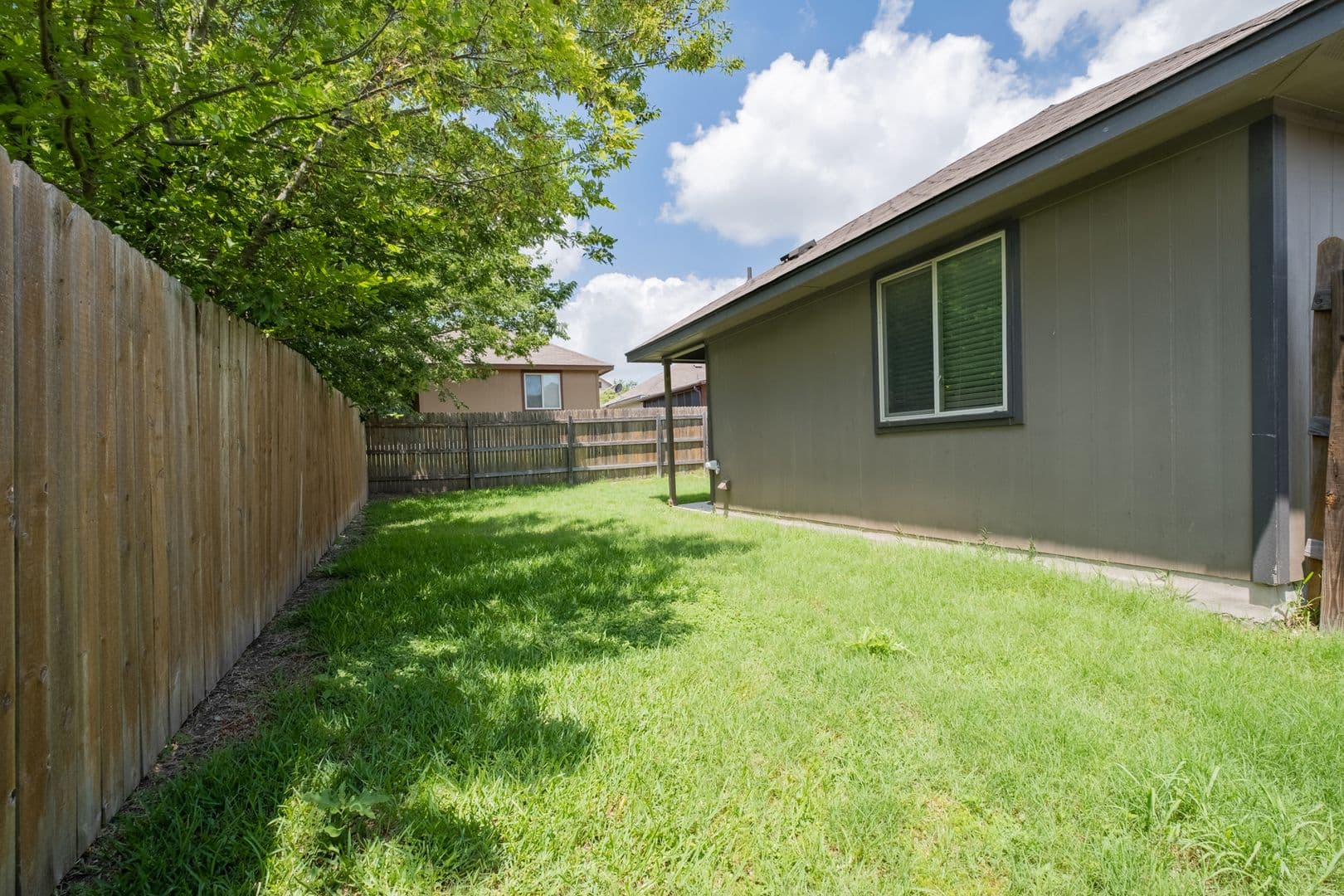 Jarrell House: 100 Azurite Dr