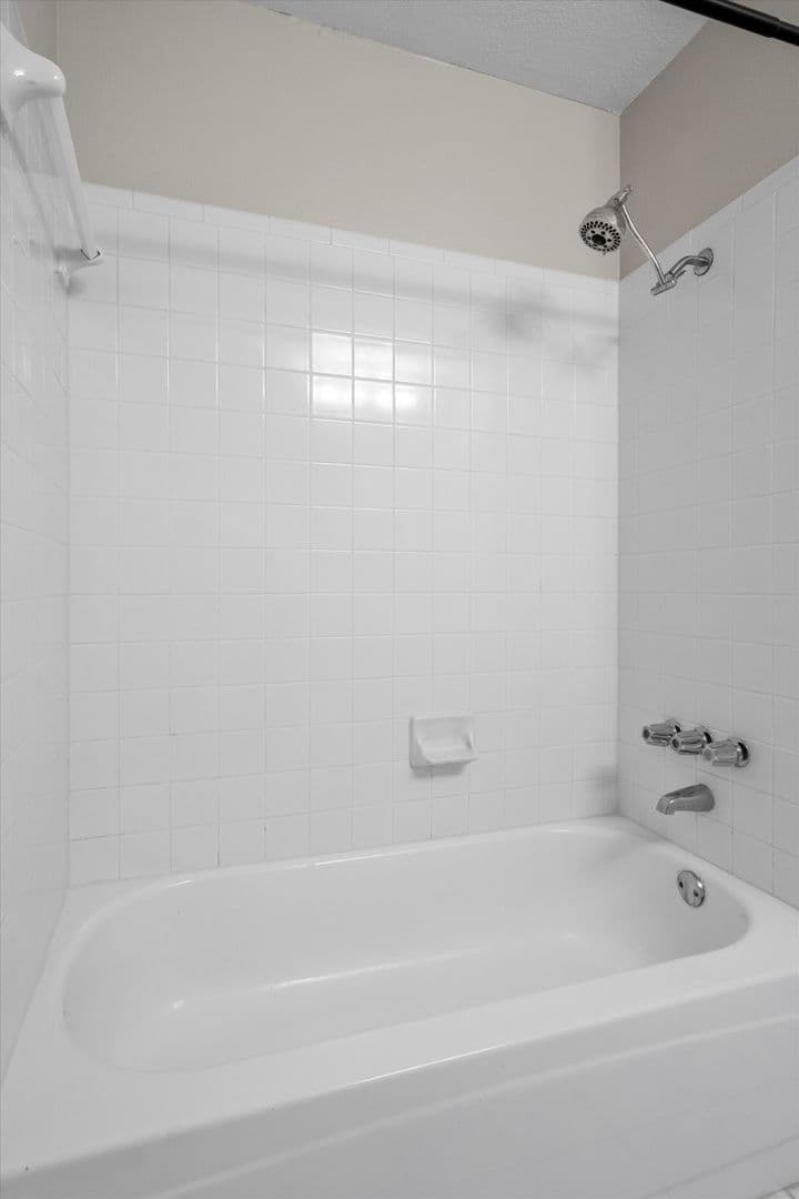 Austin House: 3503 Latimer Dr