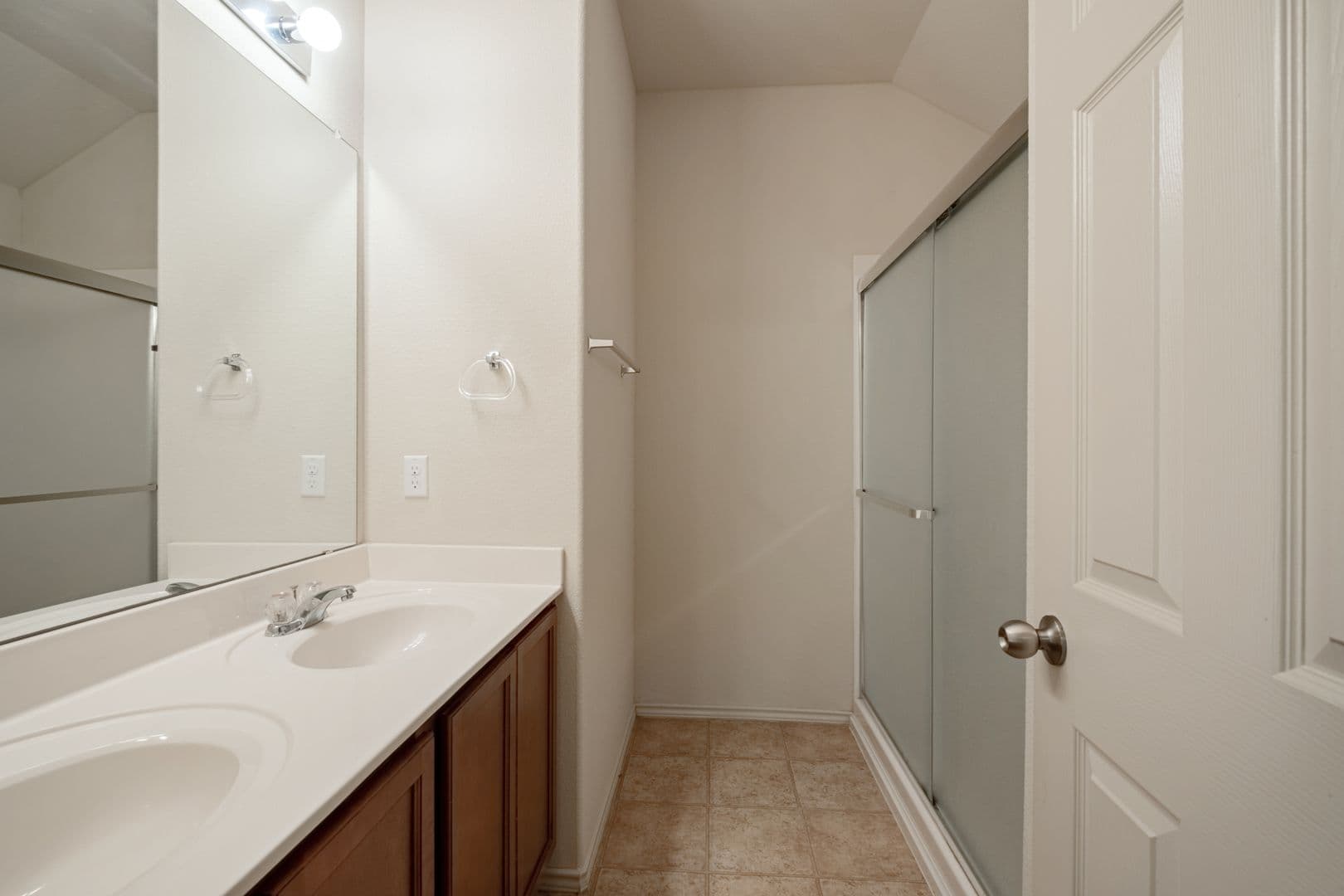 Jarrell House: 100 Azurite Dr