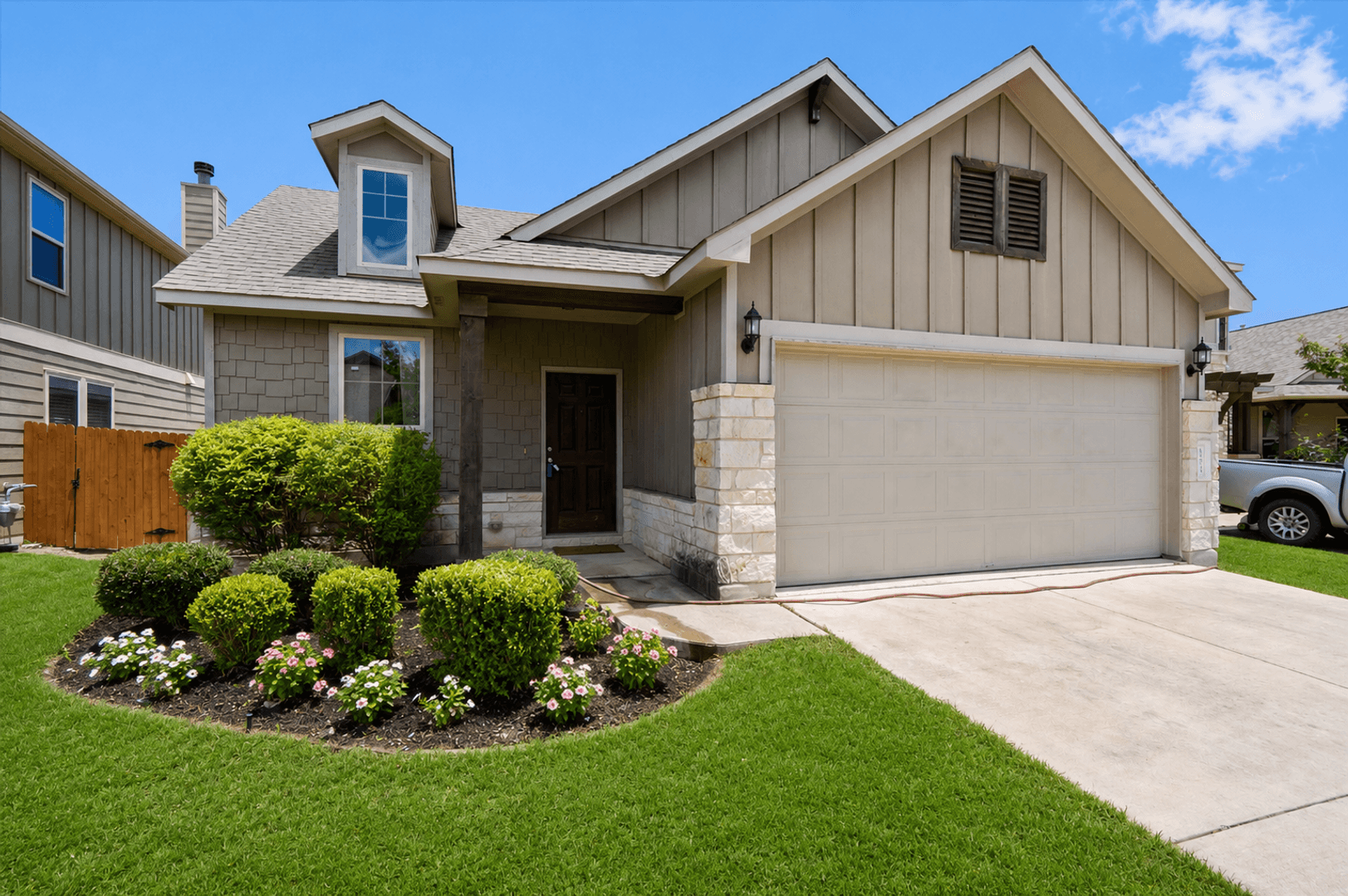 Liberty Hill House: 153 Carlina Loop