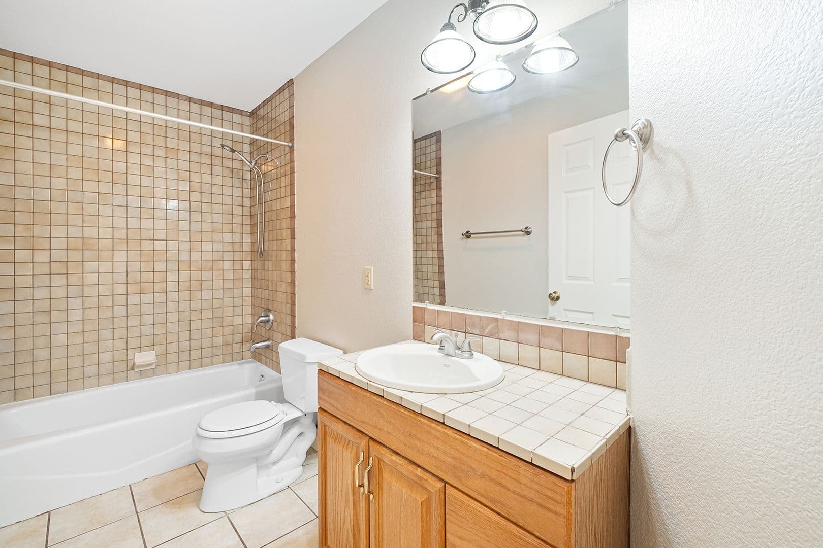 Austin Multiplex: 1005 Canyon Edge Dr
