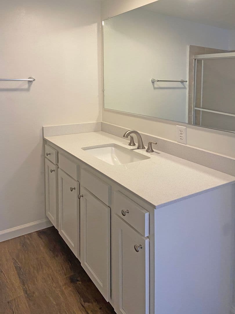 Stanton Apartment: 10511 Lexington Street