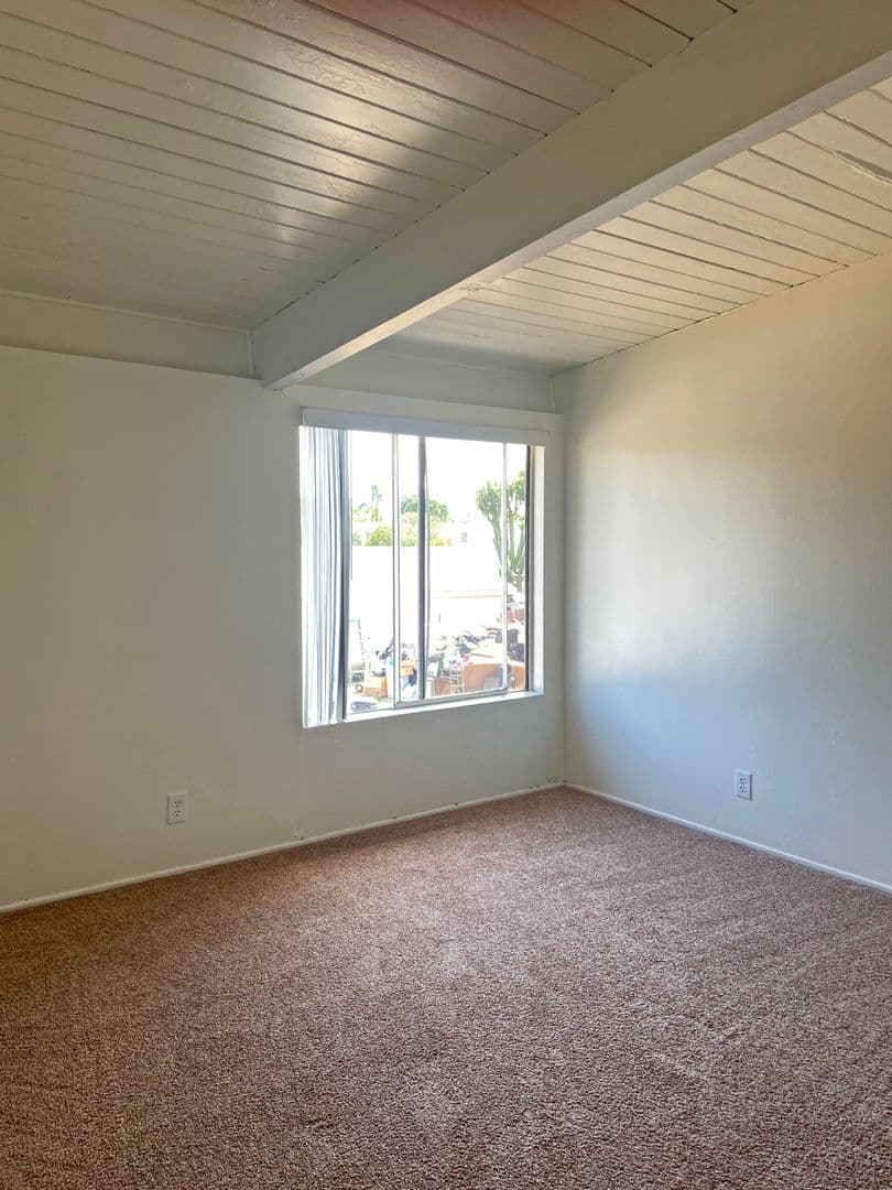 Stanton Apartment: 10511 Lexington Street