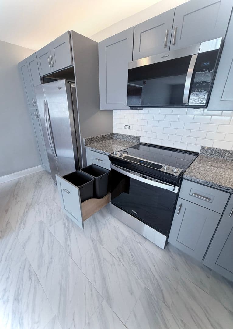 Melrose Park Apartment: 2069 North 18th Avenue