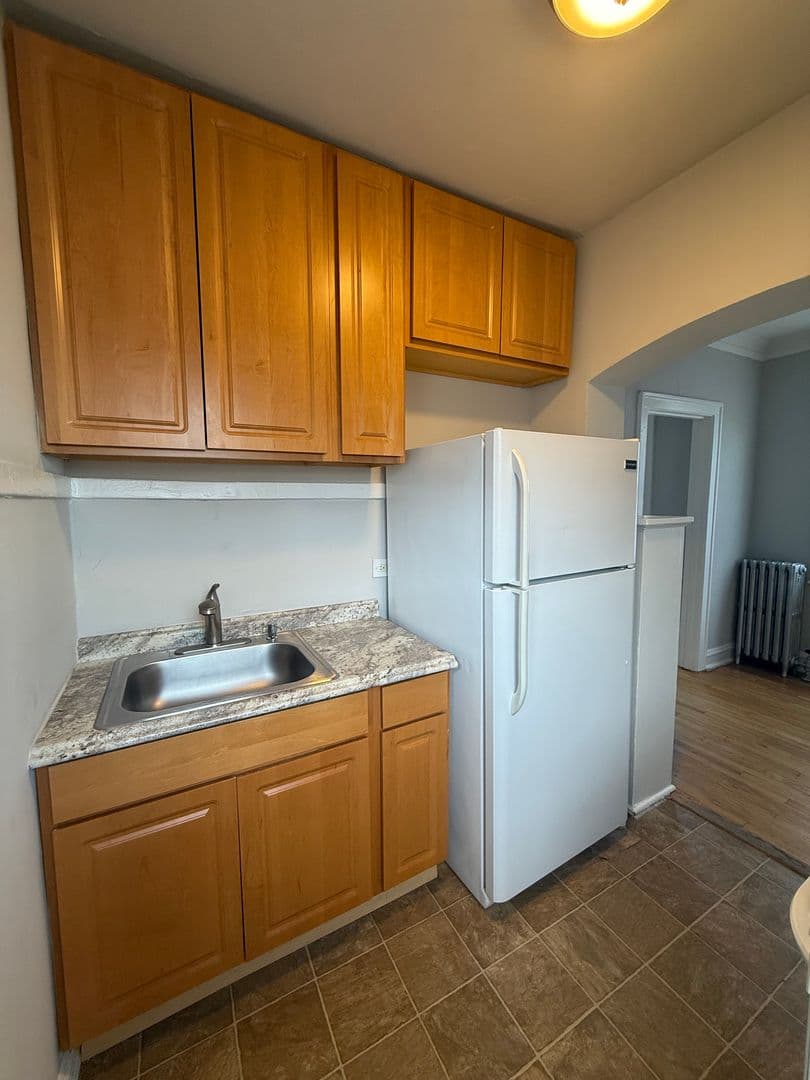 Berwyn Apartment: 3249-51 S Kenilworth Avenue