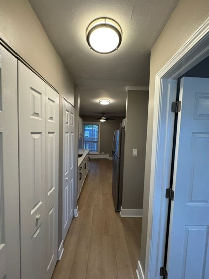 Glen Ellyn Apartment: 21 N. Main St.