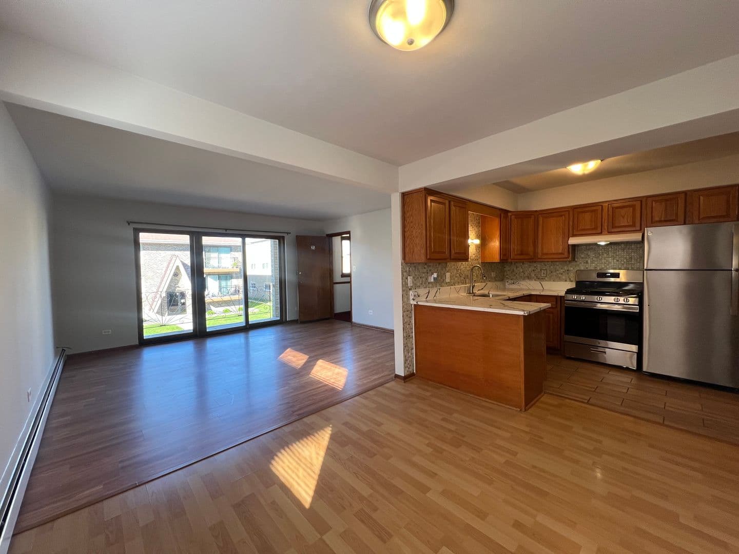 Palos Hills Apartment: 11235 Moraine Drive