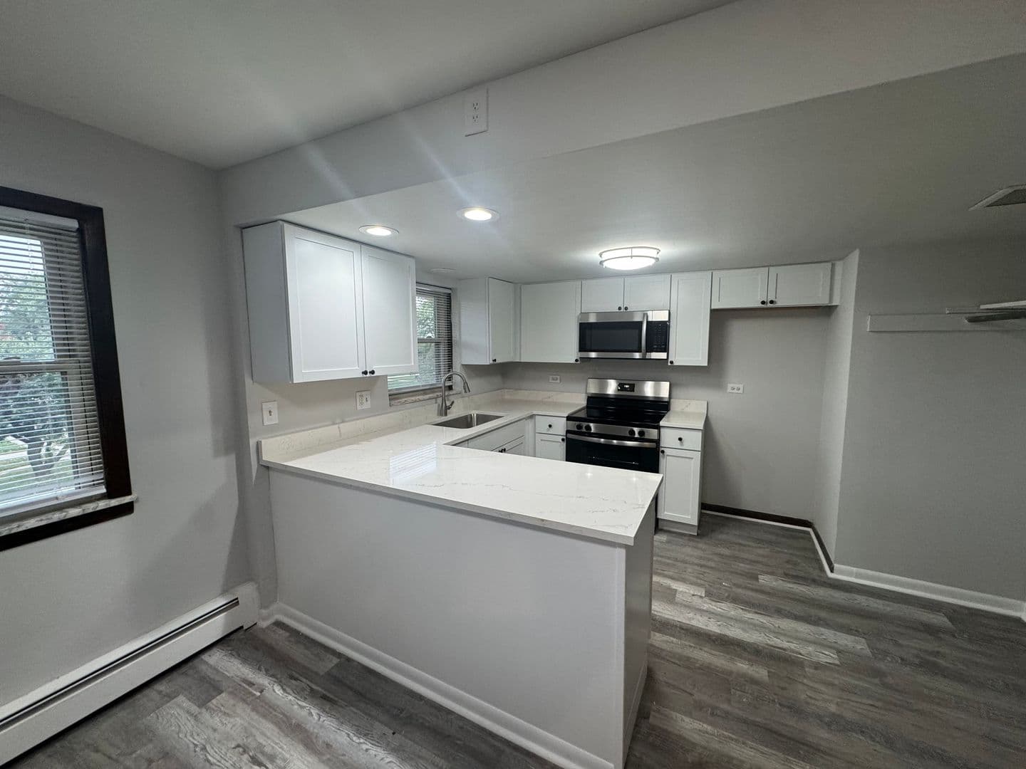 Blue Island Apartment: 12710 Elm Street