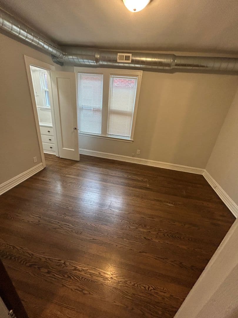 Riverside Apartment: 215-19 West Quincy Street