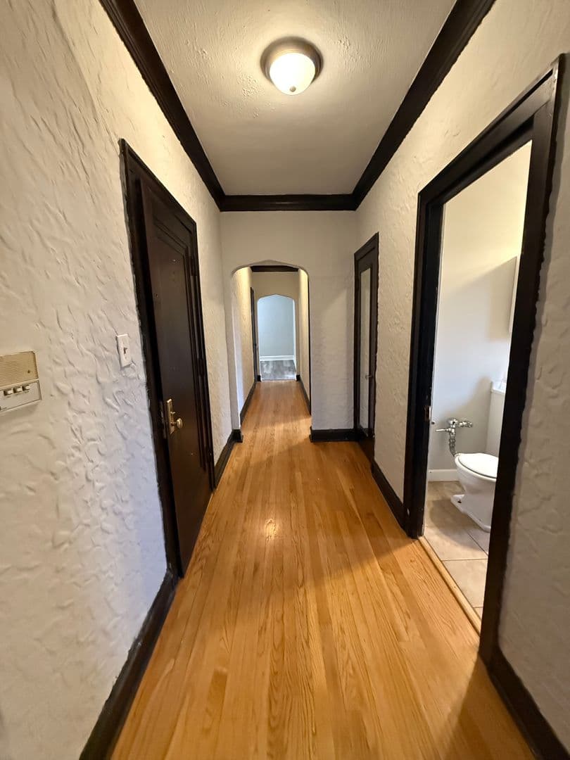 Berwyn Apartment: 3249-51 S Kenilworth Avenue