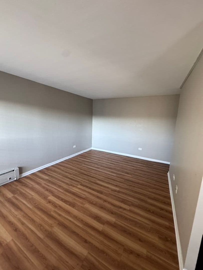 Glen Ellyn Apartment: 21 N. Main St.