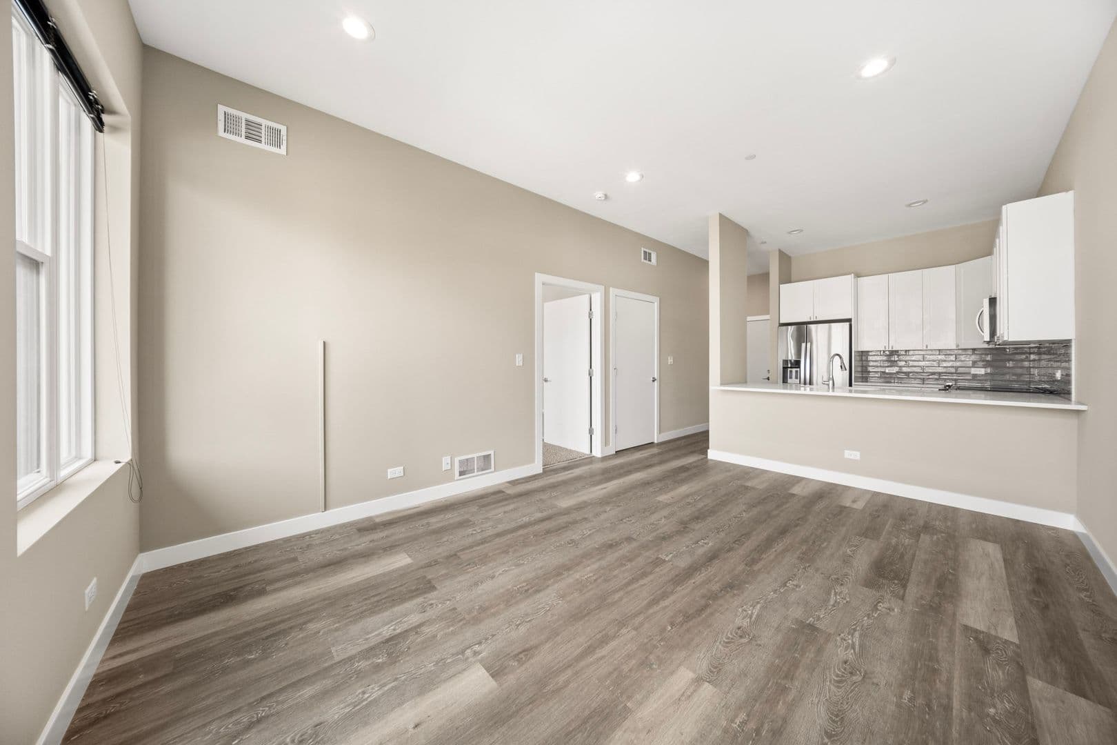Brookfield Apartment: 3708 Grand Blvd