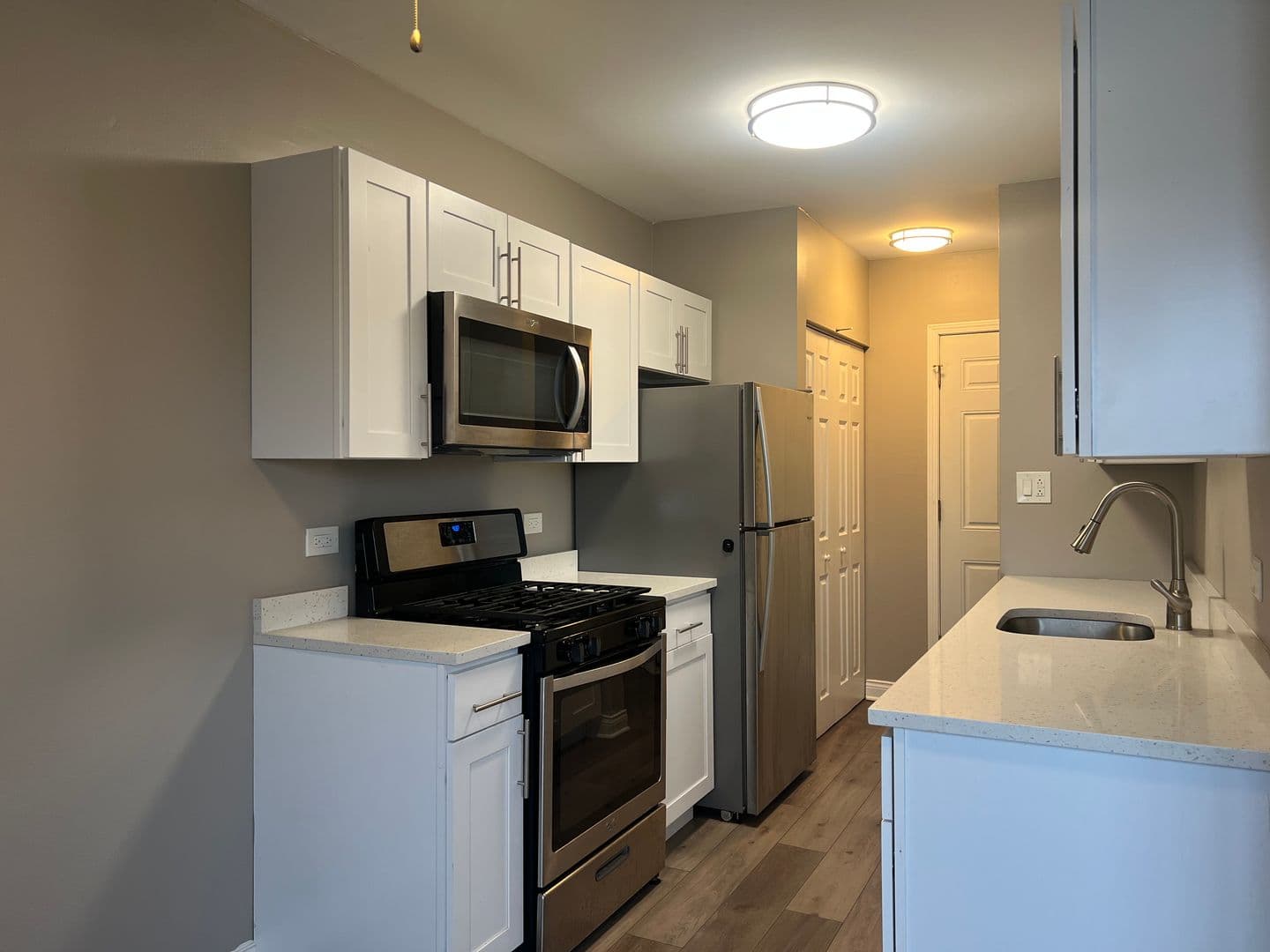 Glen Ellyn Apartment: 21 N. Main St.