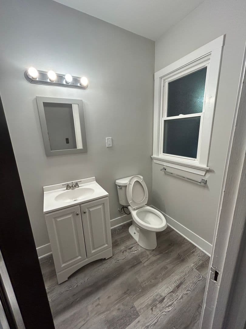 Riverside Apartment: 215-19 West Quincy Street