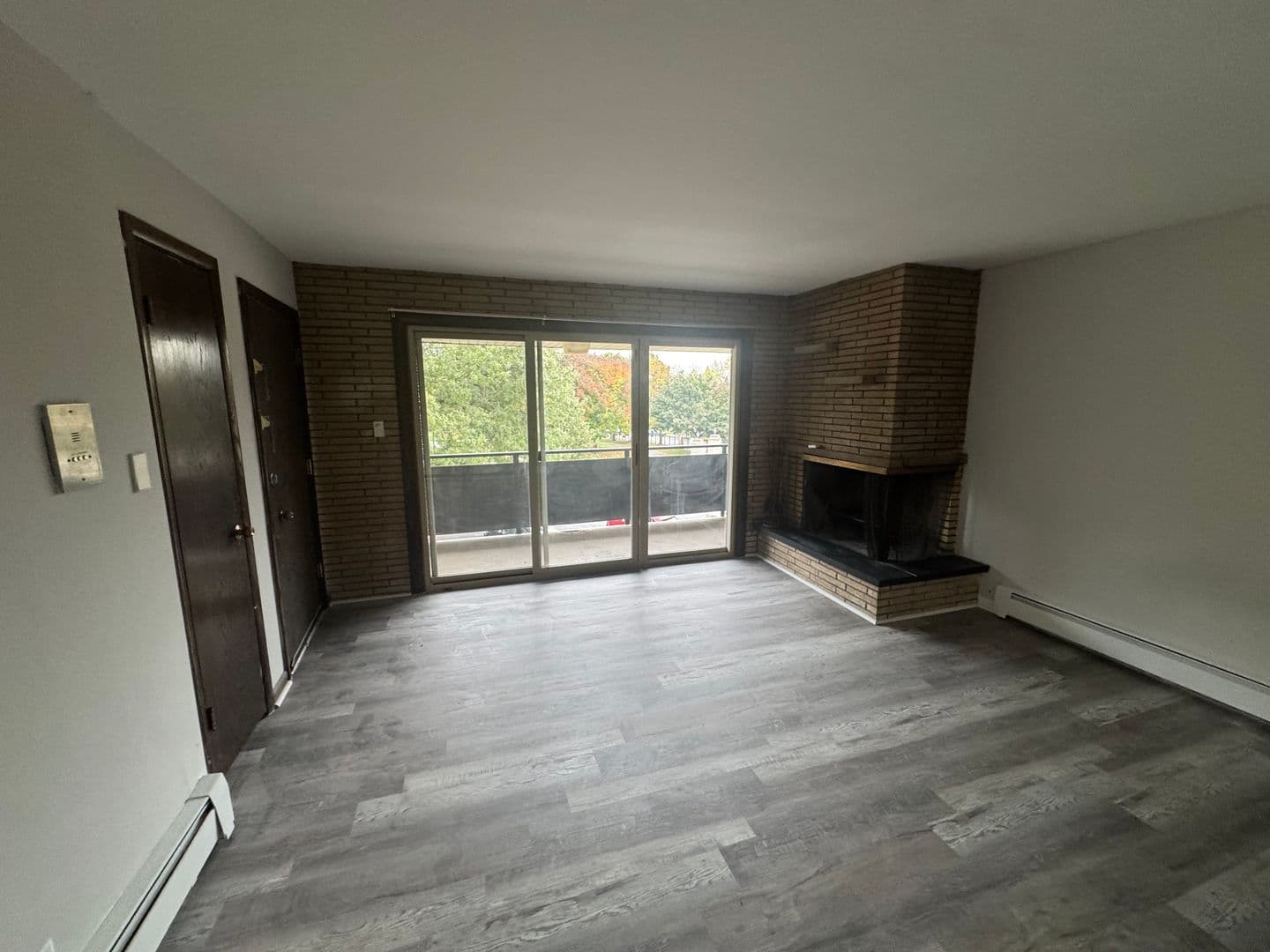 Blue Island Apartment: 12710 Elm Street