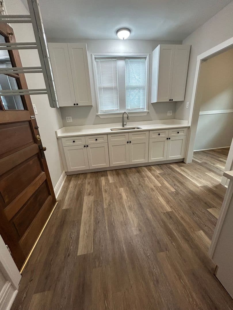 Riverside Apartment: 215-19 West Quincy Street