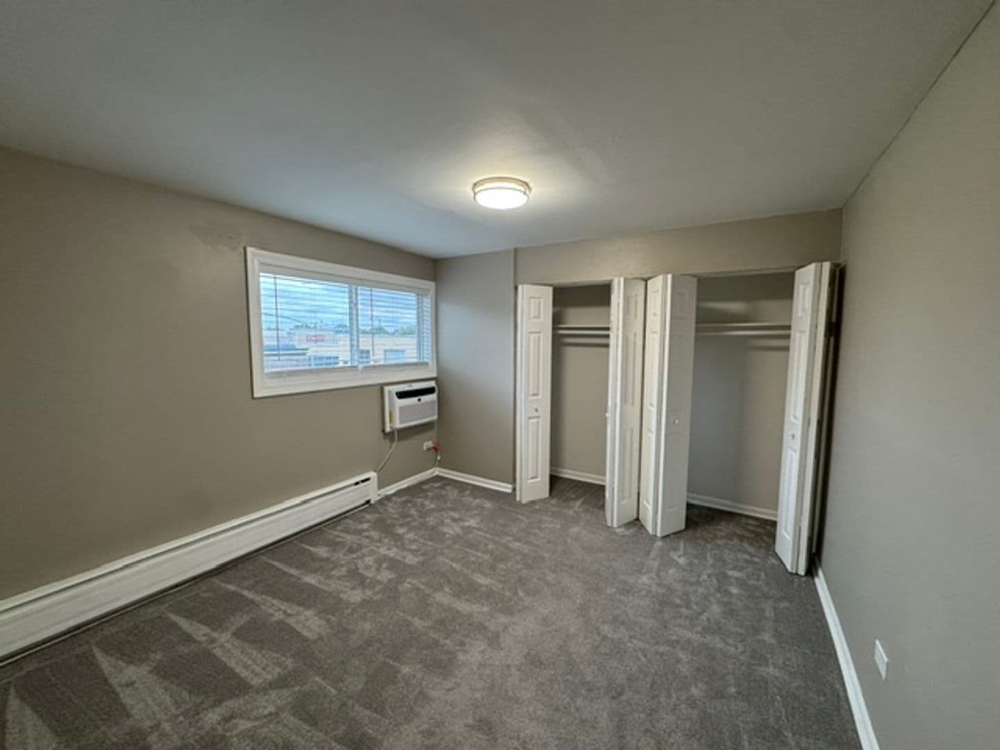Glen Ellyn Apartment: 21 N. Main St.