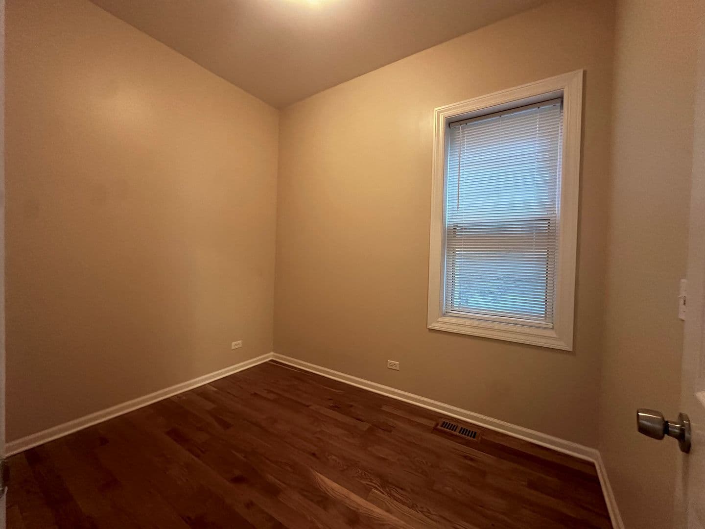 Chicago Apartment: 2624 West 15th Street