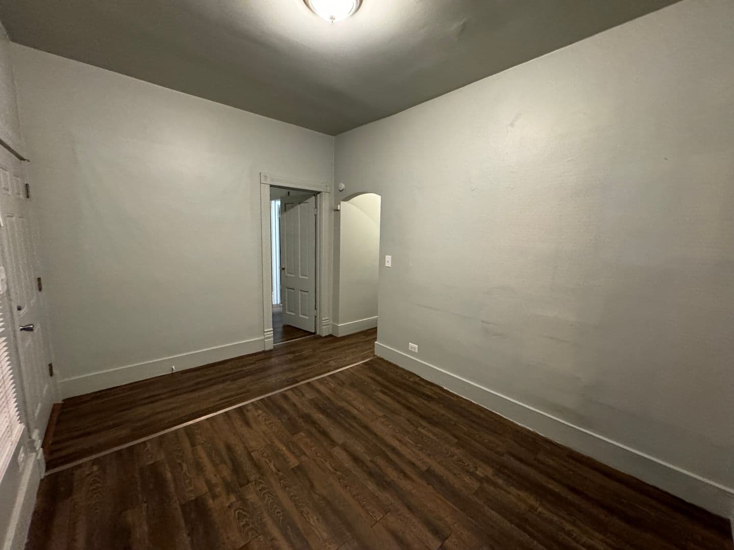 Elgin Apartment: 116 Center Street