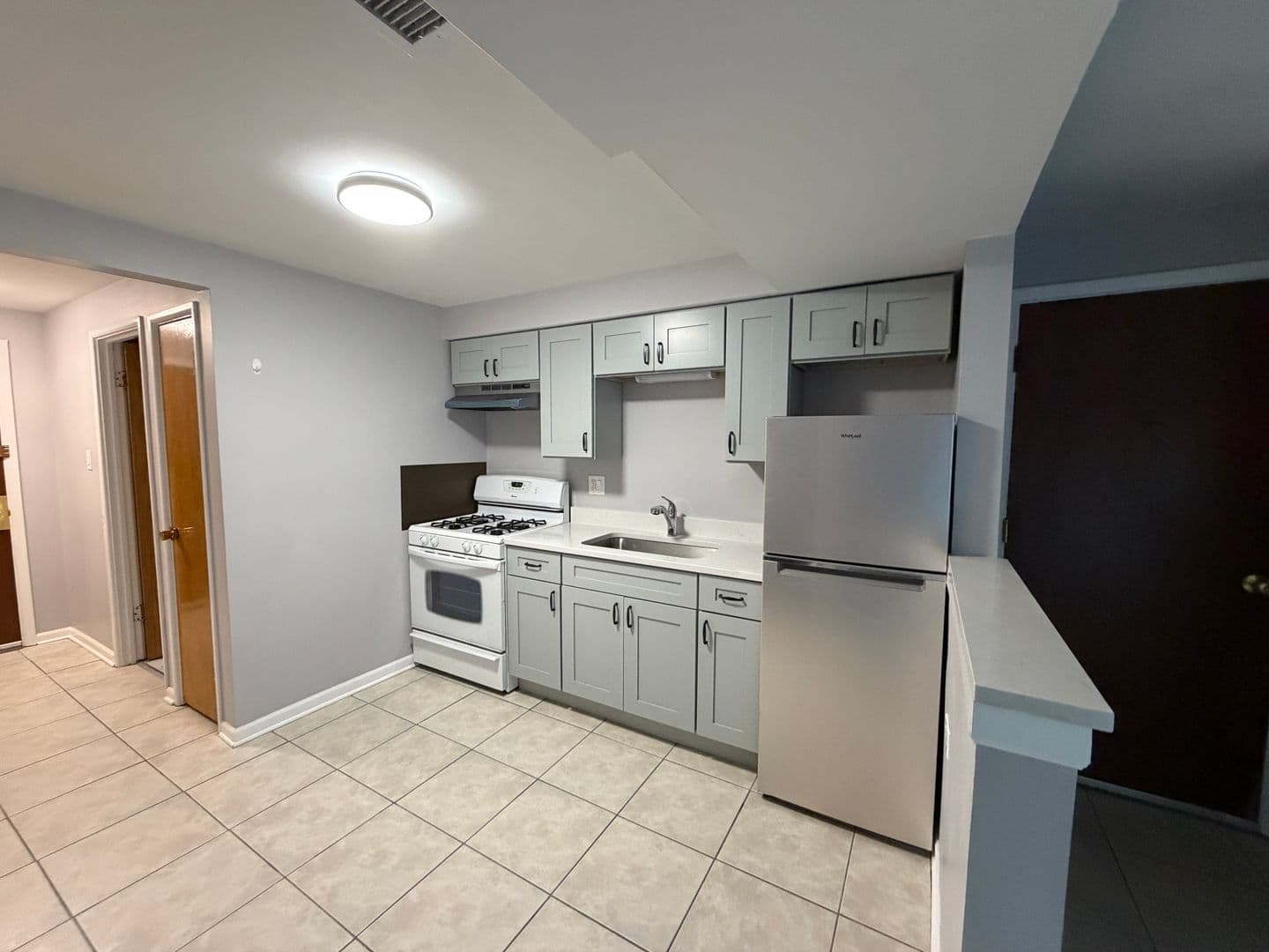 Schiller Park Apartment: 5009 River Rd.