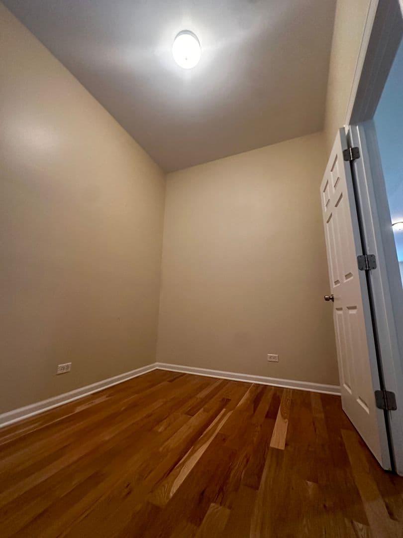 Chicago Apartment: 2624 West 15th Street