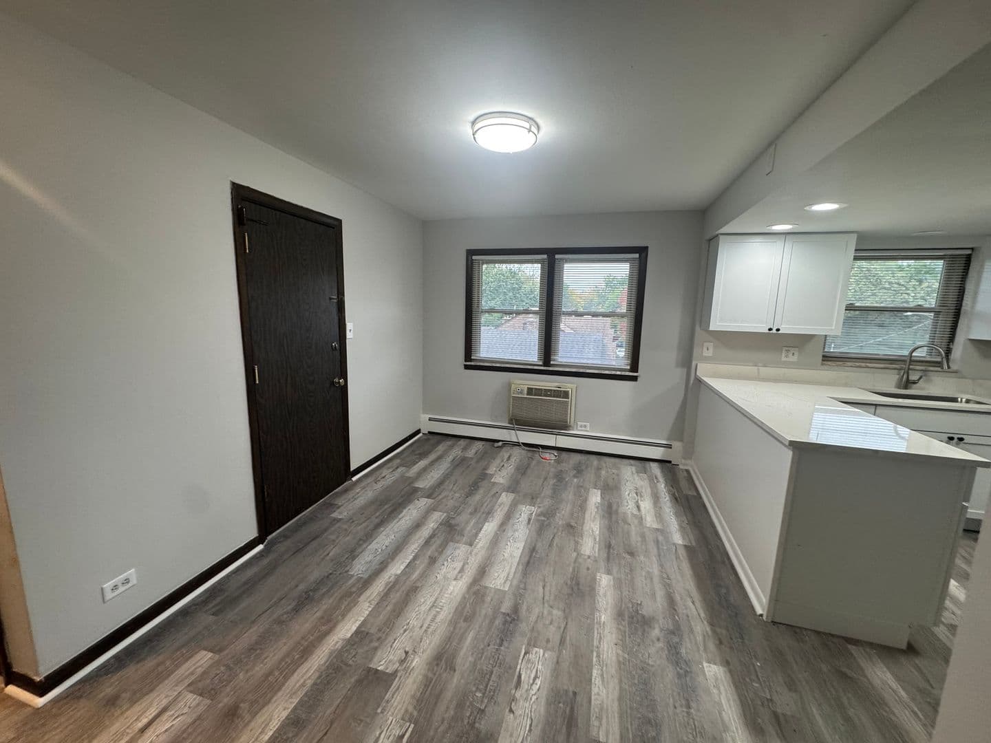 Blue Island Apartment: 12710 Elm Street