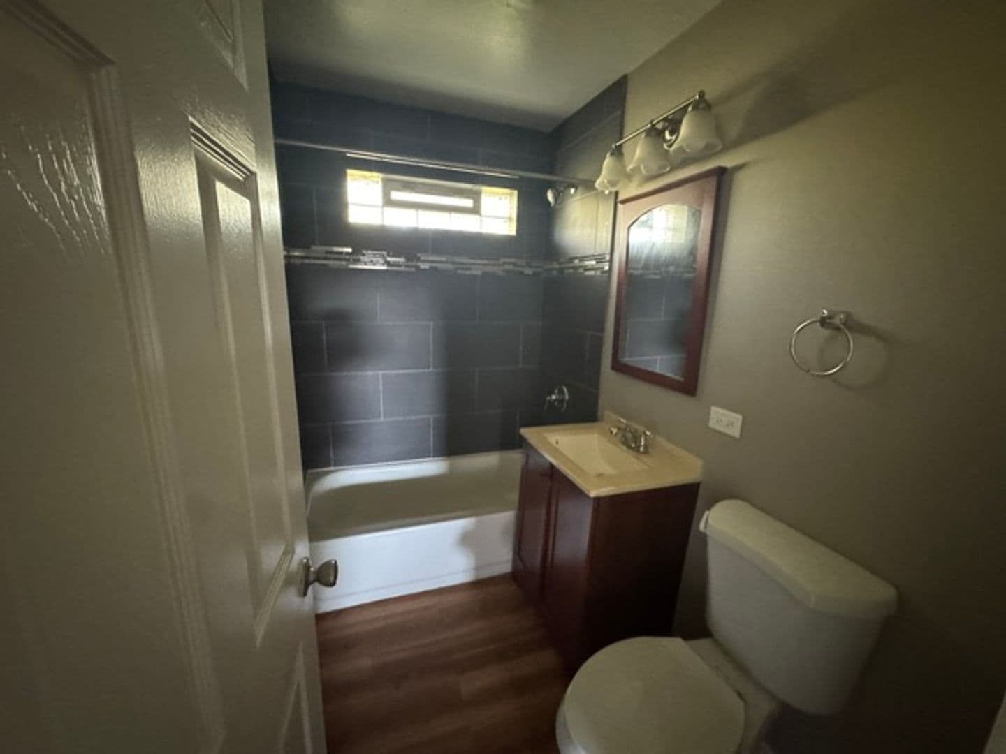 Glen Ellyn Apartment: 21 N. Main St.